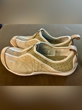 Merrell Lorelei Slip-On Zip Sneakers in Deep Tan Outdoor Lightweight Womens 6.5